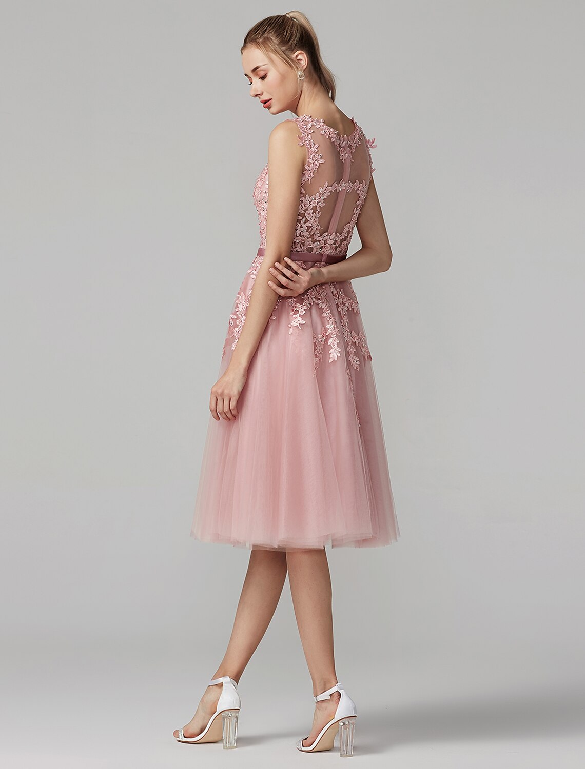 Wholesale A-Line Cute Dress Cocktail Party Prom Knee Length Sleeveless Illusion Neck Tulle Over Lace with Beading Appliques